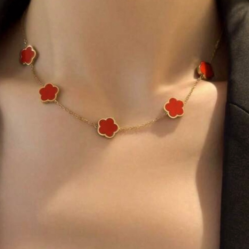 NEW Red on the Front & Gold on Back Stainless Steel 5 Clover Flower Necklace